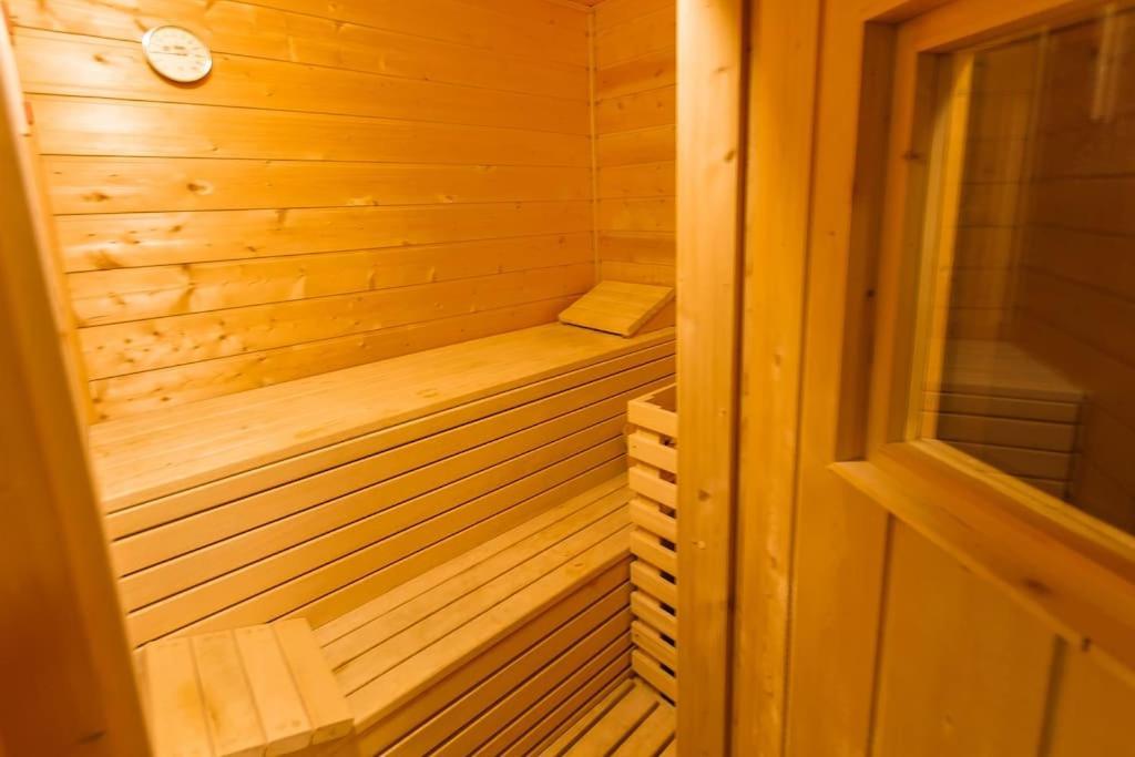 2-Zimmer Dg-Apartment Mit Eigener Sauna Оберхахинг Екстериор снимка